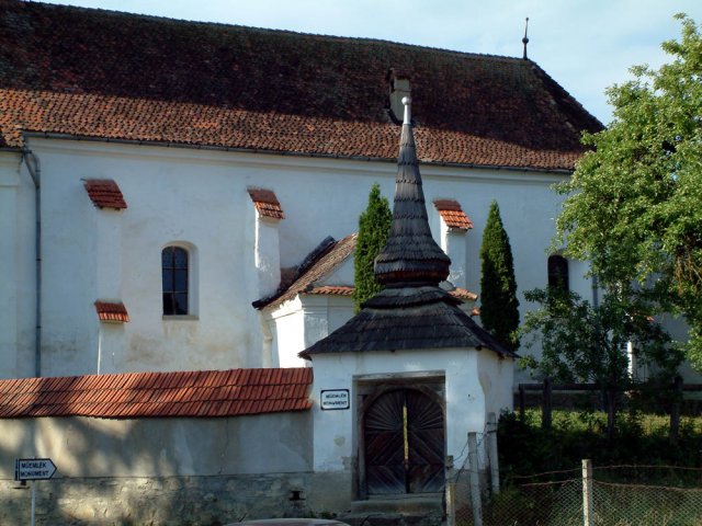 Farcad_templomkulso_kapu
