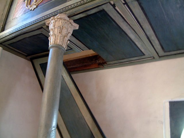 Gyugye_templombelso_karzatalja