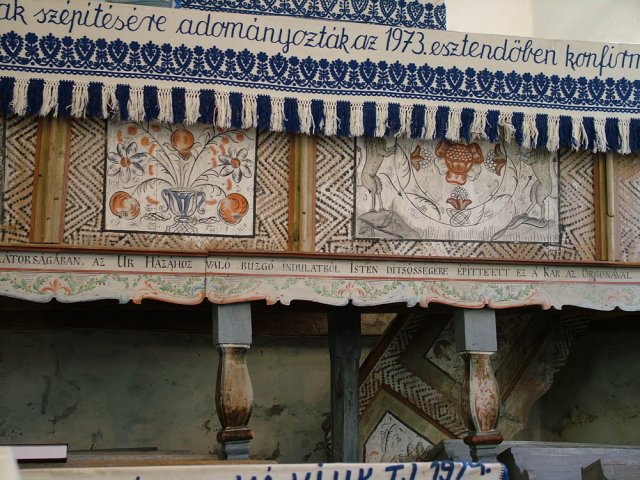 Kalotadamos_szentely_karzat2