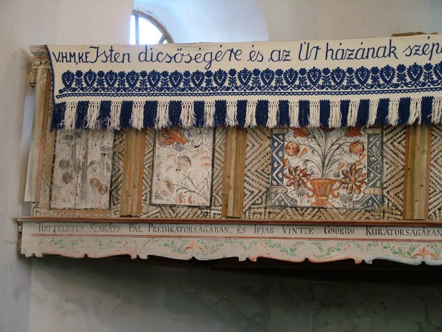 Kalotadamos_szentely_karzat3