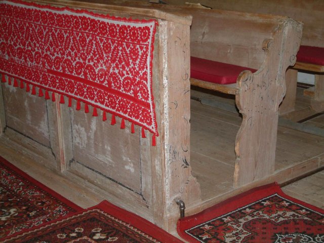 Magyarlona_festett_pad2